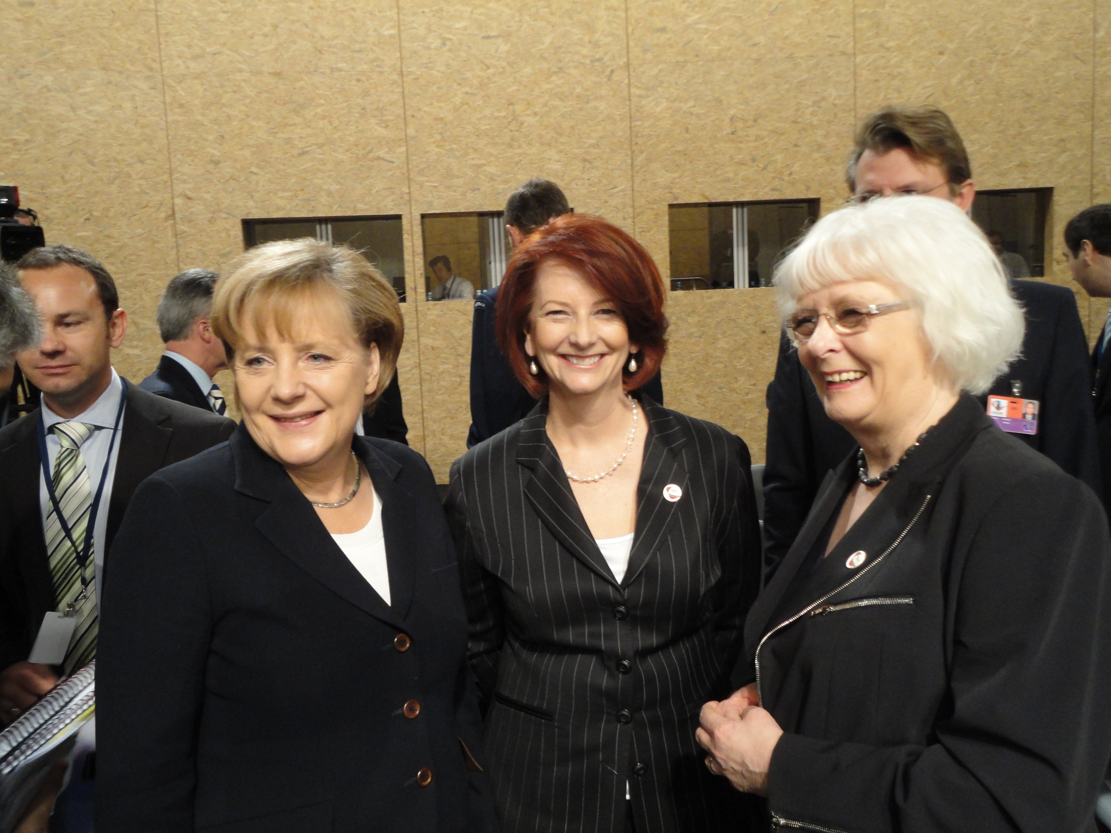Leiðtogafundur NATO í Lissabon -  Angela Merkel kanslari Þýskalands, Julia Gillard forsætisráðherra Ástralíu og Jóhanna Sigurardóttir forsætisráðherra